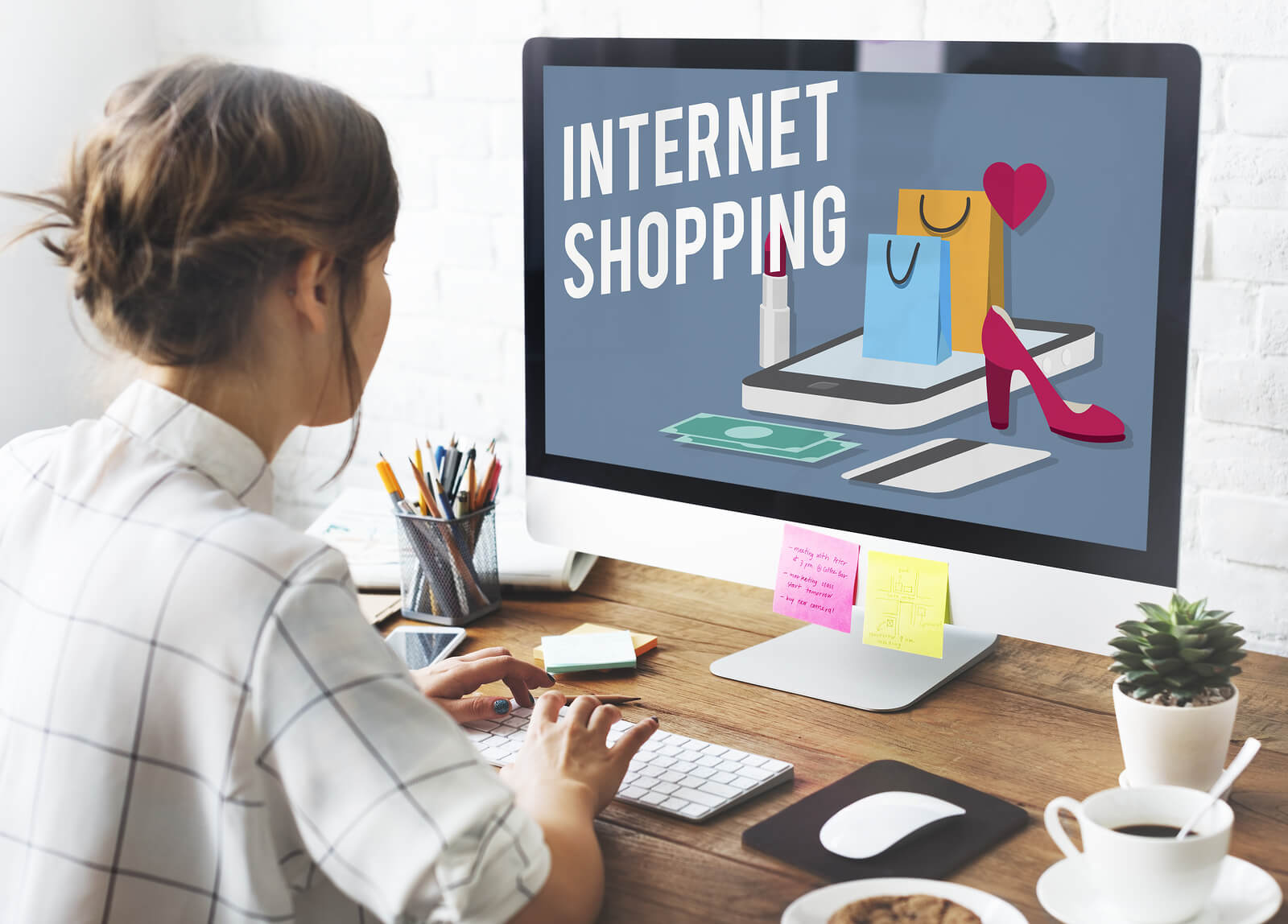 3 Easy Ways to Improve Online Shopping Experience for Customers