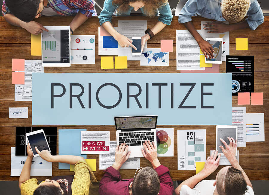 ❏ PRIORITIZE EFFECTIVE COMMUNICATION 